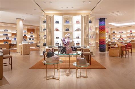 lv partner canada|LOUIS VUITTON Canada Official Website.